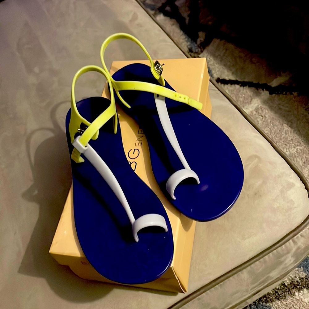 BCBG flat sandals